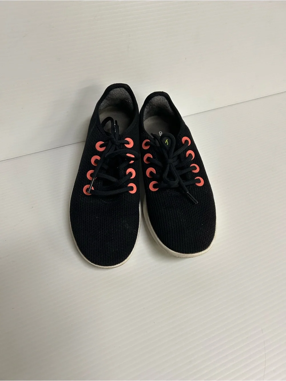 Allbirds Tree Runners Womens Size 9 Black Coral Athletic Running Shoes Sneakers